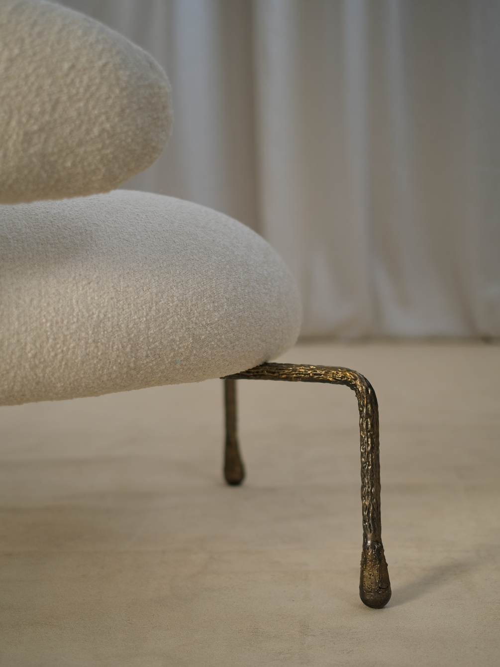 Altin-sadik-low-chair-detail