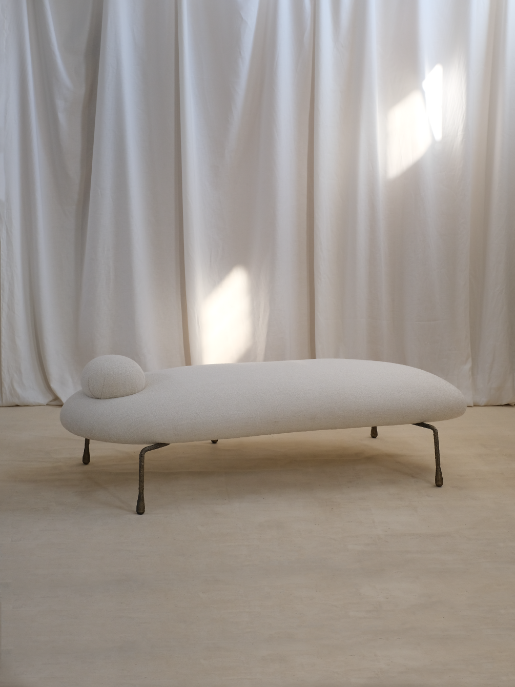 Altin-serenity-day-bed-front